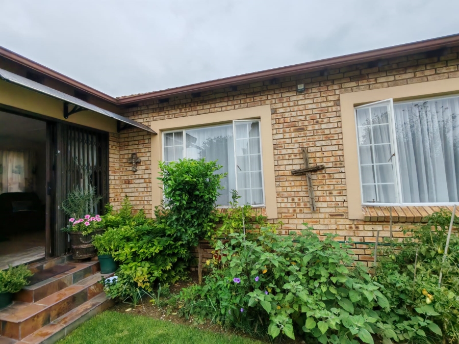 2 Bedroom Property for Sale in Sasolburg Ext 11 Free State